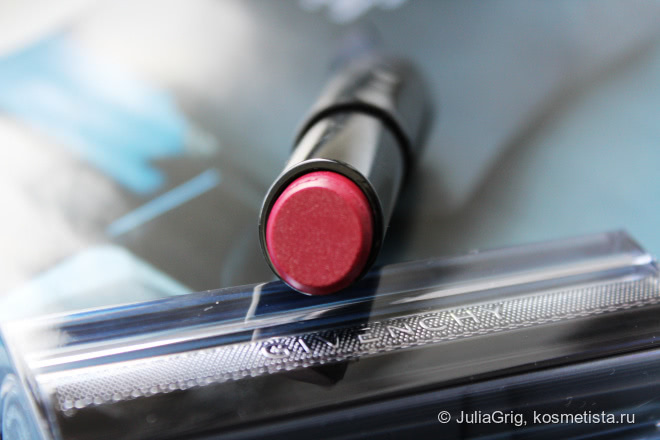 Givenchy Rouge Interdit Vinyl - №12 (Grenat Envoûtant)