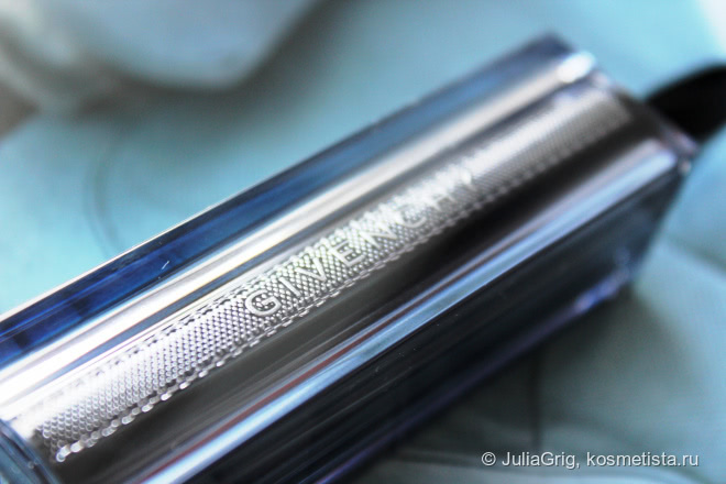 Givenchy Rouge Interdit Vinyl - №12 (Grenat Envoûtant)