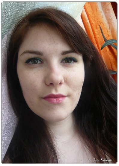 Зелень глаз с 50's dream luminys silk satin-finish baked eyeshadow 602 от Pupa