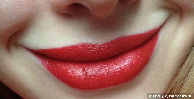 Ужасно прекрасная MAC Lipstick Matte Russian Red