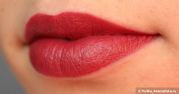 Осенняя ягодка Сатин Люкс El Corazon Lipstick #203