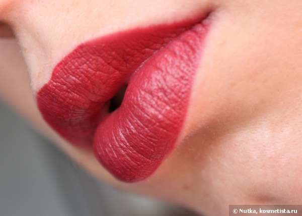 Осенняя ягодка Сатин Люкс El Corazon Lipstick #203