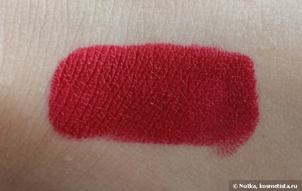 Самая красная из всех красных MAC Retro Matte Lipstick Russian Red