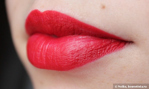 Самая красная из всех красных MAC Retro Matte Lipstick Russian Red