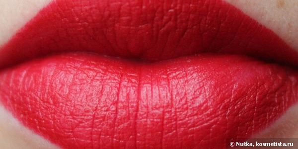 Самая красная из всех красных MAC Retro Matte Lipstick Russian Red