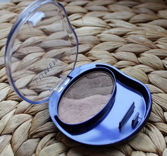 Старики-разбойники - классика для голубых глаз - тени Essence Quattro Eyeshadow №05 To die for и Lumene Blueberry Long-Wear Duo Eyeshadow №3 Sand in the Stream