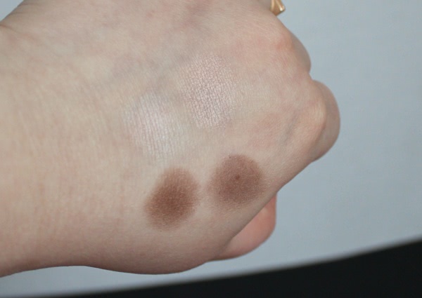 Старики-разбойники - классика для голубых глаз - тени Essence Quattro Eyeshadow №05 To die for и Lumene Blueberry Long-Wear Duo Eyeshadow №3 Sand in the Stream