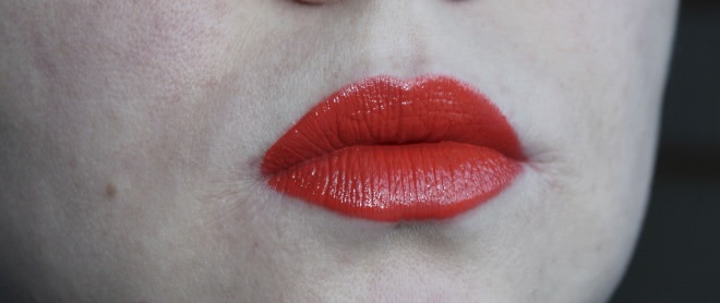Clarins Rouge Eclat Satin Finish Age-Defying Lipstick в оттенке №09 Juicy Clementine