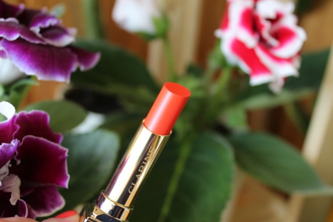 Clarins Rouge Eclat Satin Finish Age-Defying Lipstick в оттенке №09 Juicy Clementine