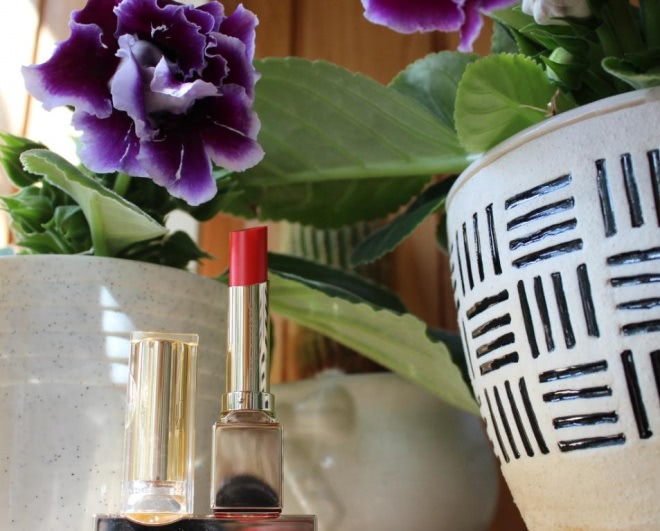 Clarins Rouge Eclat Satin Finish Age-Defying Lipstick в оттенке №09 Juicy Clementine