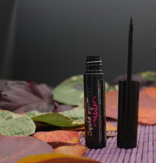 Подводка для глаз черная Гурмандиз Liquid eyeliner - стоит ли игра свеч?