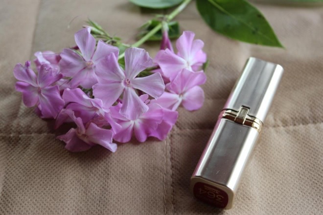 Очень торжественная L'Oreal Color Riche 364 Place Vendome