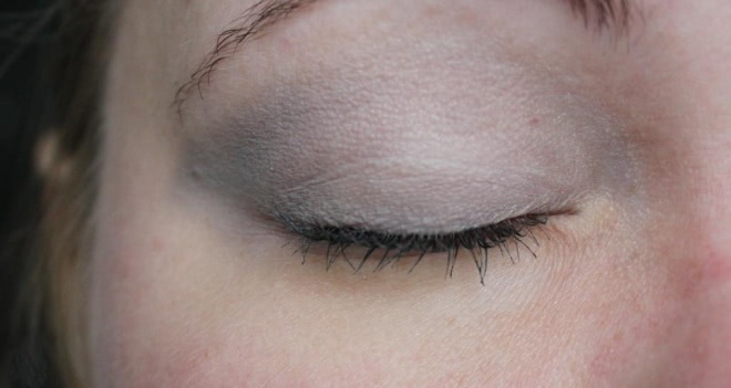 Essence The velvets. Velvety-soft&longlasting eyeshadow. Акварельный макияж на каждый день