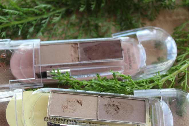 Essence Eyebrow Stylist set Набор для бровей компактный в двух оттенках №01 Natural brunette style и №02 Natural blonde style