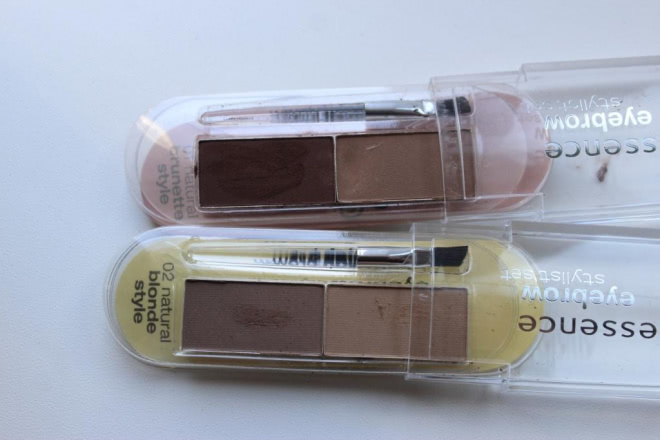 Essence Eyebrow Stylist set Набор для бровей компактный в двух оттенках №01 Natural brunette style и №02 Natural blonde style