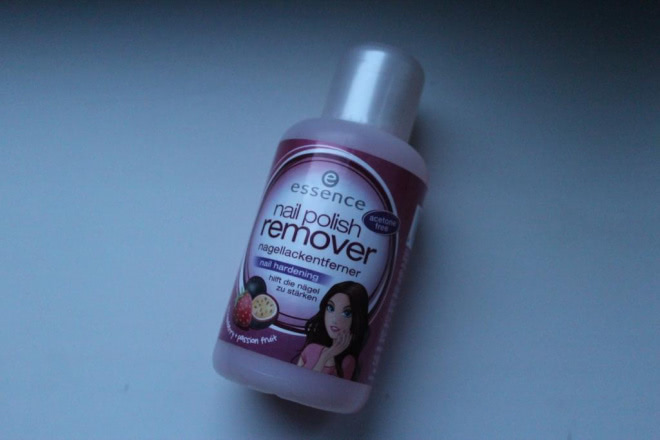 Essence Nail polish remover Nail hardening Эссенс жидкость для снятия лака укрепляющая