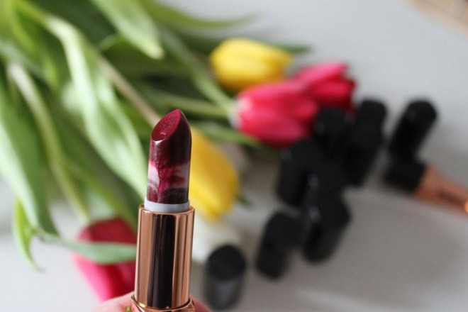 Avon True colour - новая серия помад