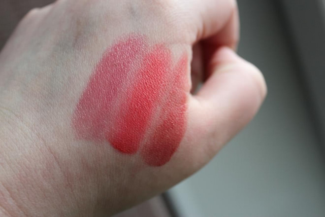 Avon True colour - новая серия помад