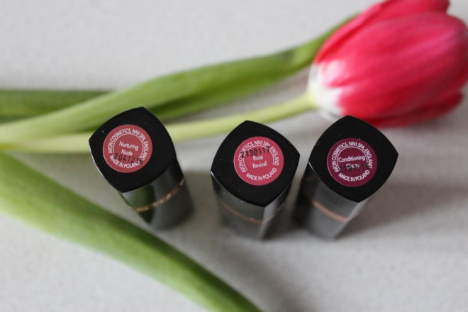 Avon True colour - новая серия помад