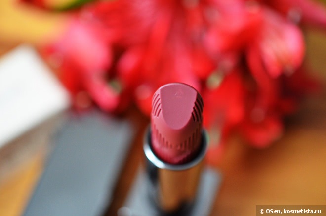 Помада Burberry Lip Mist Natural Sheer Lipstick #206 Blueberry