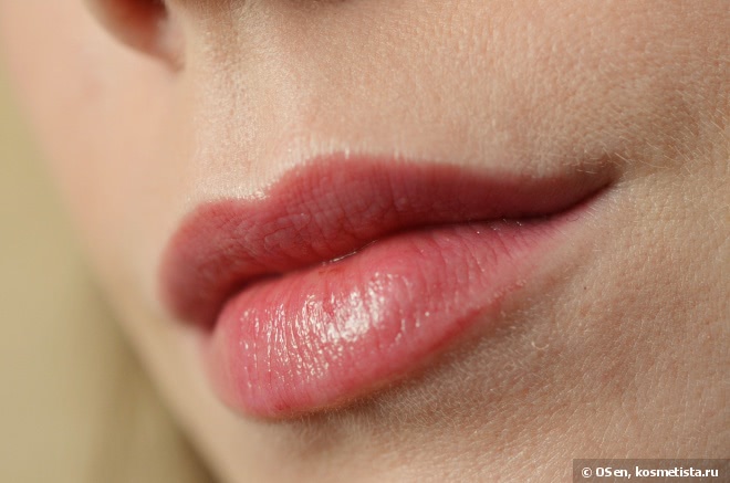 Помада Burberry Lip Mist Natural Sheer Lipstick #206 Blueberry