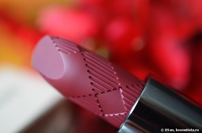 Помада Burberry Lip Mist Natural Sheer Lipstick #206 Blueberry