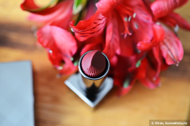 Помада Burberry Lip Mist Natural Sheer Lipstick #206 Blueberry