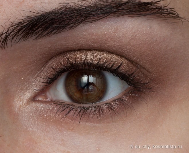 Палетка теней Make Up For Ever Artist-Shadows 1