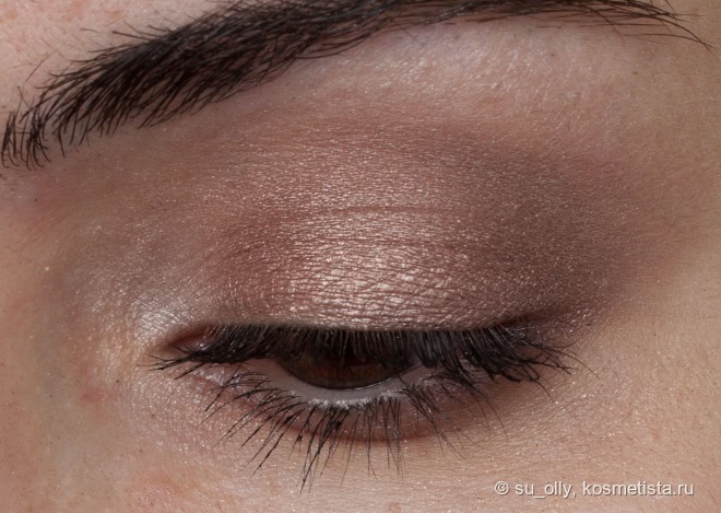 Палетка теней Make Up For Ever Artist-Shadows 1