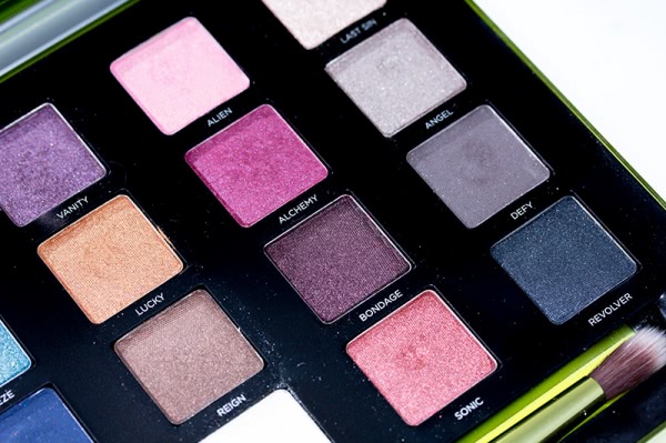 Urban Decay Vice 3 Eyeshadow Palette - еще одна прекрасная палетка от UD