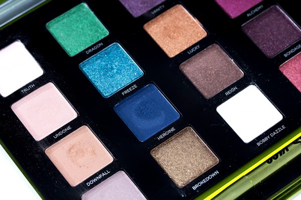 Urban Decay Vice 3 Eyeshadow Palette - еще одна прекрасная палетка от UD