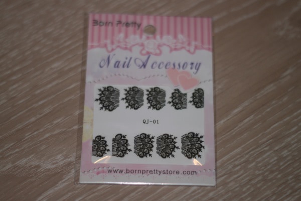 Спокойный новогодний маникюр с NYX и Nail System
