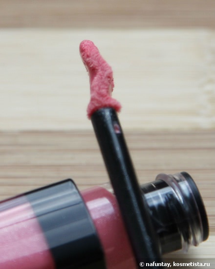 Loreal Infaillible Lip Glosses в оттенке dazzle 213