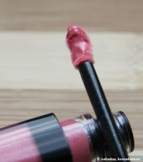 Loreal Infaillible Lip Glosses в оттенке dazzle 213