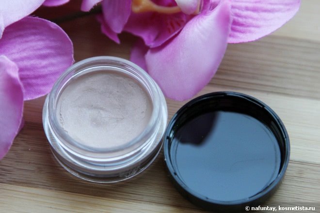 Как прибили, так и держится: Fixateur fixing eyeshadow base от Vivienne Sabo Paris