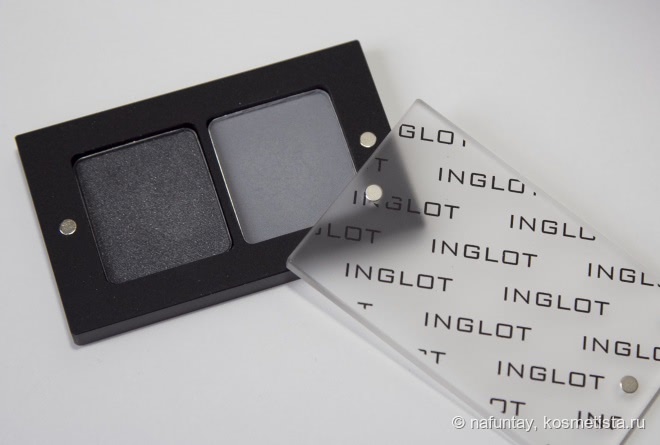 Оба из ларца, но совсем не одинаковых с лица. Мои тени Inglot Freedom System, в оттенках 387 и 451