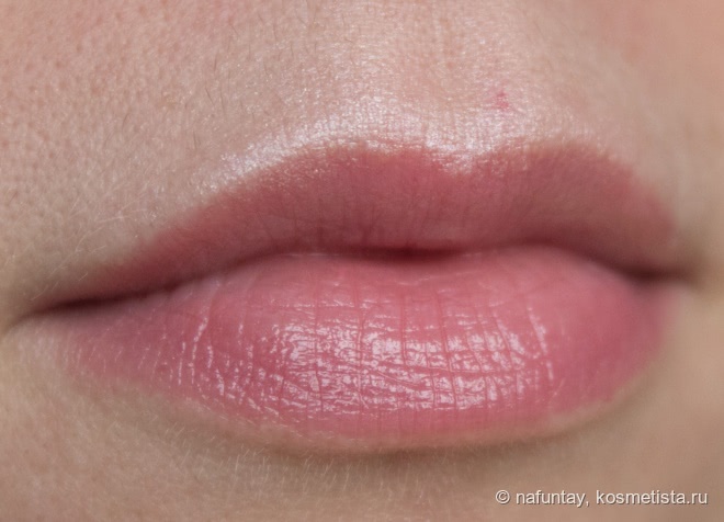Essence sheer&shine lipstick в оттенке 11 All About Cupcake