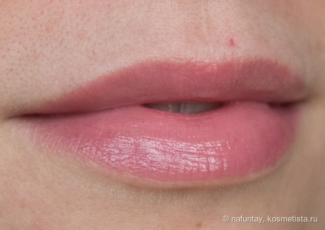 Essence sheer&shine lipstick в оттенке 11 All About Cupcake