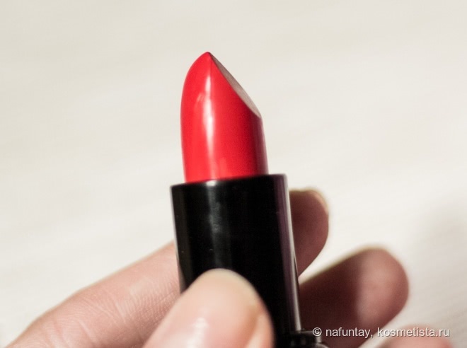 Краснее красного Sleek MakeUp True Colour Lipstick в оттенке OMG 784