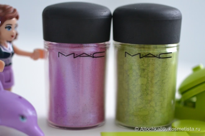 Рассыпчатые пигменты от Mac в оттенках Pink Pearl и Chartreuse Bouquet