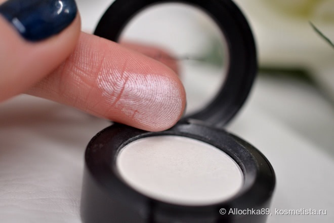 Моя волшебная баночка Mac Eye Shadow в оттенке White Frost
