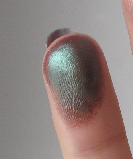 Любимый русалочий дуохром Urban Decay Eyeshadow в оттенке Lounge