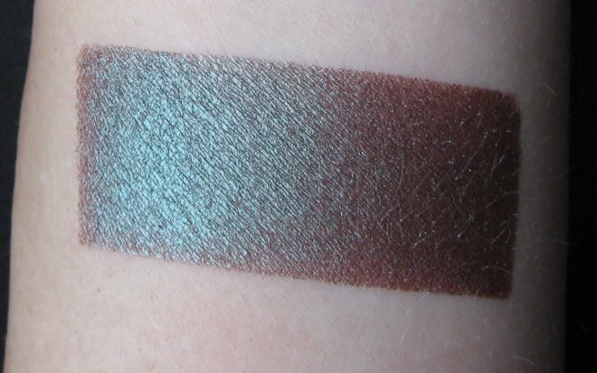 Любимый русалочий дуохром Urban Decay Eyeshadow в оттенке Lounge