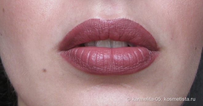 Вишня в шоколаде - MAC Verve Lipstick. Добилась того, чего не удавалось ни одной помаде - я ношу только ее уже неделю!