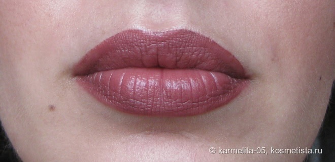 Вишня в шоколаде - MAC Verve Lipstick. Добилась того, чего не удавалось ни одной помаде - я ношу только ее уже неделю!