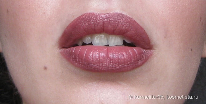 Вишня в шоколаде - MAC Verve Lipstick. Добилась того, чего не удавалось ни одной помаде - я ношу только ее уже неделю!