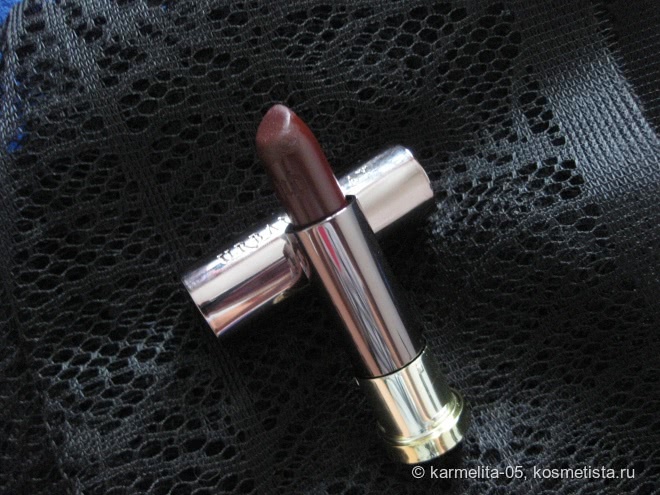 Мисс Кровавость Urban Decay Vice Lipstick в оттенке Disturbed