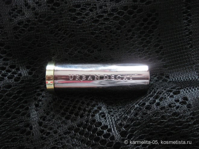 Мисс Кровавость Urban Decay Vice Lipstick в оттенке Disturbed