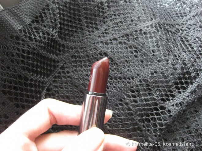 Мисс Кровавость Urban Decay Vice Lipstick в оттенке Disturbed