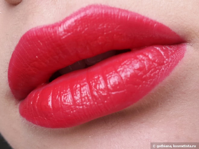 Классический красный Essence longlasting lipstick 02 All you need is red